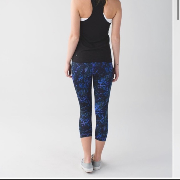 SOLD Lululemon Wunder Under Luon 21” - Picture 4 of 9